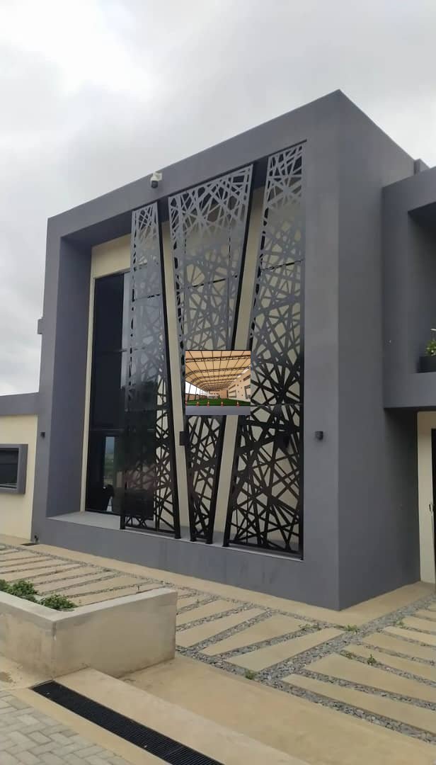 تغطية مساحة خارجية بمظلة بالرياض